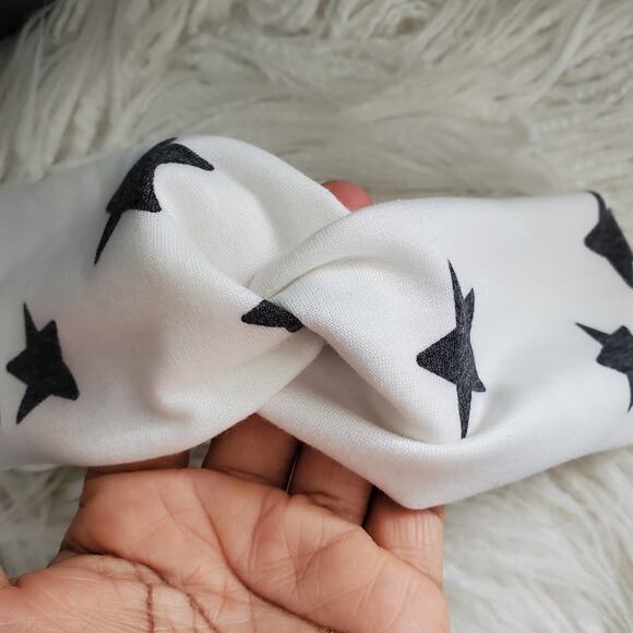 Handcrafted Adult Black & White Star Pattern Knotted Front Headband - Picture 3 of 3